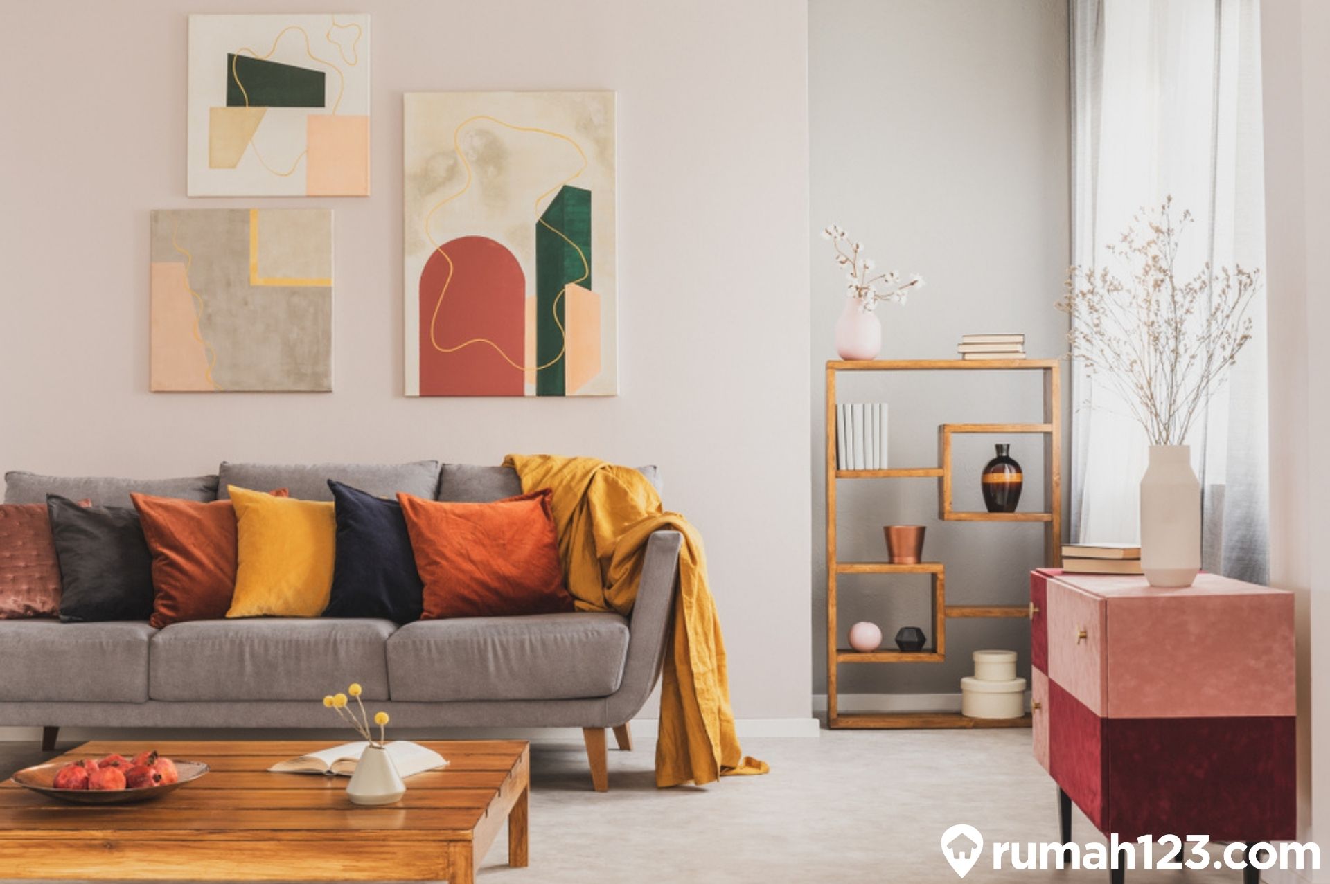 9 Inspirasi Lukisan Abstrak Pada Hunian Bikin Rumah Auto Estetis Rumah123 Com