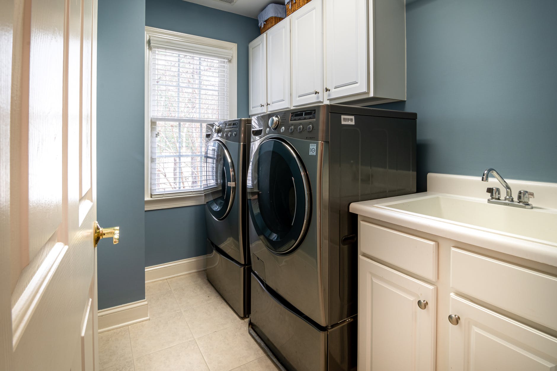 11 Contoh Laundry Room Minimalis Terbaik | Anti Makan Tempat