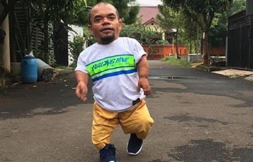 Tampilan Rumah Ucok Baba di Kampung, Sederhana Banget & Bisa Menampung