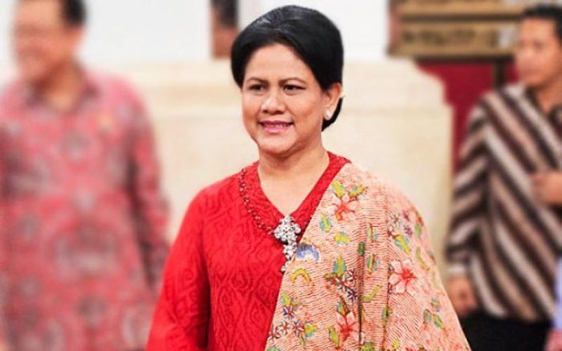 Kisah Hobi Unik Ibu Negara Indonesia Dari Fatmawati Hingga Iriana Jokowi Ada Yang Hobi Menonton Film India Rumah123 Com<script async src=